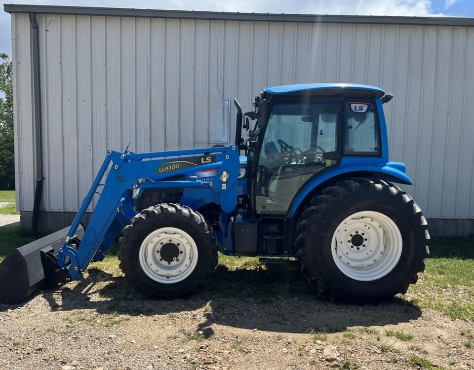 LS Tractor XP8084